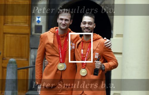 Den Haag 22 februari 2022
De nederlandse medaille winnaars zijn te gast van Premier Mark Rutte voor een lunch in de ridderzaal.
Aanwezig oa Irene Schouten Suzanne Schulting Ireen Wust Thomas Krol Antoinette de Jong Marijke Groenewoud Selma Poutsma Yara v kerkhof Xandra Velzeboer Kimberley Bos Patrick Roest en Kjeld Nuis