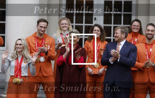 Den Haag 22 februari 2022
De nederlandse medaille winnaars zijn te gast bij Koning Willem Alexander en Koningin Maxima op paleis Noordeinde. Aanwezig oa Irene Schouten Suzanne Schulting Ireen Wust Thomas Krol Antoinette de Jong Marijke Groenewoud Selma Poutsma Yara v kerkhof Xandra Velzeboer Kimberley Bos Patrick Roest en Kjeld Nuis