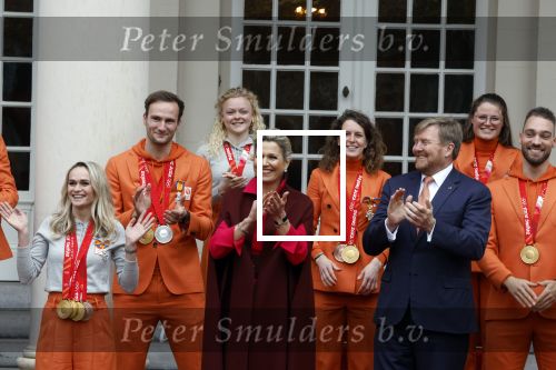 Den Haag 22 februari 2022
De nederlandse medaille winnaars zijn te gast bij Koning Willem Alexander en Koningin Maxima op paleis Noordeinde. Aanwezig oa Irene Schouten Suzanne Schulting Ireen Wust Thomas Krol Antoinette de Jong Marijke Groenewoud Selma Poutsma Yara v kerkhof Xandra Velzeboer Kimberley Bos Patrick Roest en Kjeld Nuis