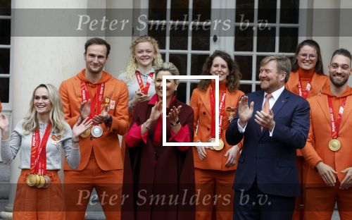 Den Haag 22 februari 2022
De nederlandse medaille winnaars zijn te gast bij Koning Willem Alexander en Koningin Maxima op paleis Noordeinde. Aanwezig oa Irene Schouten Suzanne Schulting Ireen Wust Thomas Krol Antoinette de Jong Marijke Groenewoud Selma Poutsma Yara v kerkhof Xandra Velzeboer Kimberley Bos Patrick Roest en Kjeld Nuis