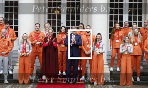 Den Haag 22 februari 2022
De nederlandse medaille winnaars zijn te gast bij Koning Willem Alexander en Koningin Maxima op paleis Noordeinde. Aanwezig oa Irene Schouten Suzanne Schulting Ireen Wust Thomas Krol Antoinette de Jong Marijke Groenewoud Selma Poutsma Yara v kerkhof Xandra Velzeboer Kimberley Bos Patrick Roest en Kjeld Nuis