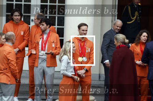Den Haag 22 februari 2022
De nederlandse medaille winnaars zijn te gast bij Koning Willem Alexander en Koningin Maxima op paleis Noordeinde. Aanwezig oa Irene Schouten Suzanne Schulting Ireen Wust Thomas Krol Antoinette de Jong Marijke Groenewoud Selma Poutsma Yara v kerkhof Xandra Velzeboer Kimberley Bos Patrick Roest en Kjeld Nuis