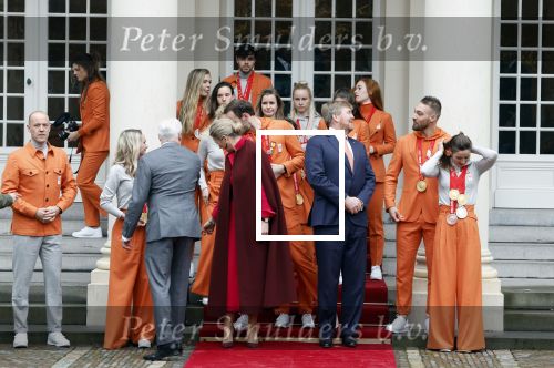 Den Haag 22 februari 2022
De nederlandse medaille winnaars zijn te gast bij Koning Willem Alexander en Koningin Maxima op paleis Noordeinde. Aanwezig oa Irene Schouten Suzanne Schulting Ireen Wust Thomas Krol Antoinette de Jong Marijke Groenewoud Selma Poutsma Yara v kerkhof Xandra Velzeboer Kimberley Bos Patrick Roest en Kjeld Nuis