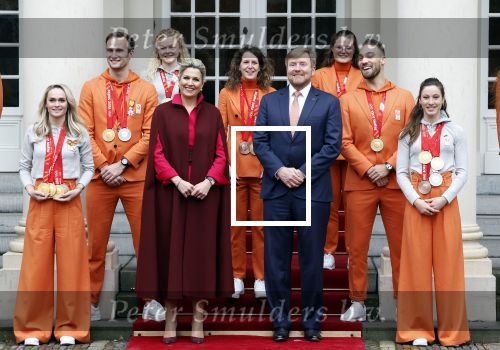 Den Haag 22 februari 2022
De nederlandse medaille winnaars zijn te gast bij Koning Willem Alexander en Koningin Maxima op paleis Noordeinde. Aanwezig oa Irene Schouten Suzanne Schulting Ireen Wust Thomas Krol Antoinette de Jong Marijke Groenewoud Selma Poutsma Yara v kerkhof Xandra Velzeboer Kimberley Bos Patrick Roest en Kjeld Nuis