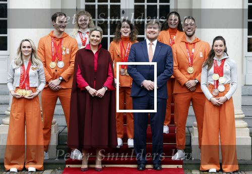 Den Haag 22 februari 2022
De nederlandse medaille winnaars zijn te gast bij Koning Willem Alexander en Koningin Maxima op paleis Noordeinde. Aanwezig oa Irene Schouten Suzanne Schulting Ireen Wust Thomas Krol Antoinette de Jong Marijke Groenewoud Selma Poutsma Yara v kerkhof Xandra Velzeboer Kimberley Bos Patrick Roest en Kjeld Nuis