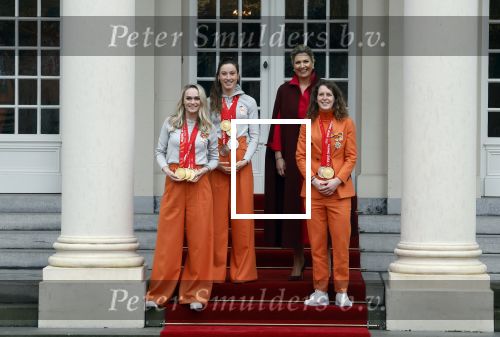 Den Haag 22 februari 2022
De nederlandse medaille winnaars zijn te gast bij Koning Willem Alexander en Koningin Maxima op paleis Noordeinde. Aanwezig oa Irene Schouten Suzanne Schulting Ireen Wust Thomas Krol Antoinette de Jong Marijke Groenewoud Selma Poutsma Yara v kerkhof Xandra Velzeboer Kimberley Bos Patrick Roest en Kjeld Nuis