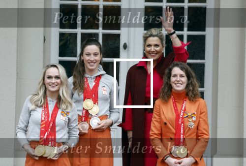 Den Haag 22 februari 2022
De nederlandse medaille winnaars zijn te gast bij Koning Willem Alexander en Koningin Maxima op paleis Noordeinde. Aanwezig oa Irene Schouten Suzanne Schulting Ireen Wust Thomas Krol Antoinette de Jong Marijke Groenewoud Selma Poutsma Yara v kerkhof Xandra Velzeboer Kimberley Bos Patrick Roest en Kjeld Nuis