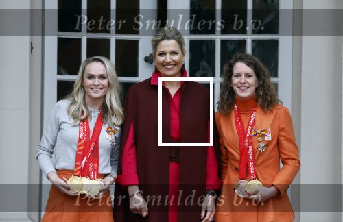 Den Haag 22 februari 2022
De nederlandse medaille winnaars zijn te gast bij Koning Willem Alexander en Koningin Maxima op paleis Noordeinde. Aanwezig oa Irene Schouten Suzanne Schulting Ireen Wust Thomas Krol Antoinette de Jong Marijke Groenewoud Selma Poutsma Yara v kerkhof Xandra Velzeboer Kimberley Bos Patrick Roest en Kjeld Nuis