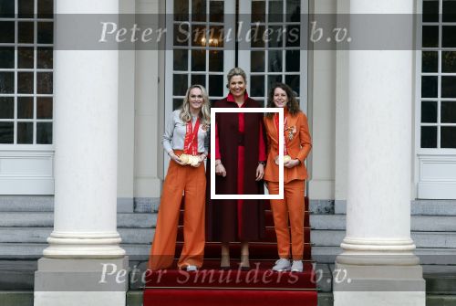 Den Haag 22 februari 2022
De nederlandse medaille winnaars zijn te gast bij Koning Willem Alexander en Koningin Maxima op paleis Noordeinde. Aanwezig oa Irene Schouten Suzanne Schulting Ireen Wust Thomas Krol Antoinette de Jong Marijke Groenewoud Selma Poutsma Yara v kerkhof Xandra Velzeboer Kimberley Bos Patrick Roest en Kjeld Nuis