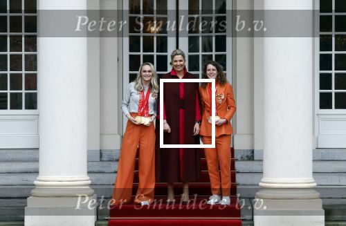 Den Haag 22 februari 2022
De nederlandse medaille winnaars zijn te gast bij Koning Willem Alexander en Koningin Maxima op paleis Noordeinde. Aanwezig oa Irene Schouten Suzanne Schulting Ireen Wust Thomas Krol Antoinette de Jong Marijke Groenewoud Selma Poutsma Yara v kerkhof Xandra Velzeboer Kimberley Bos Patrick Roest en Kjeld Nuis
