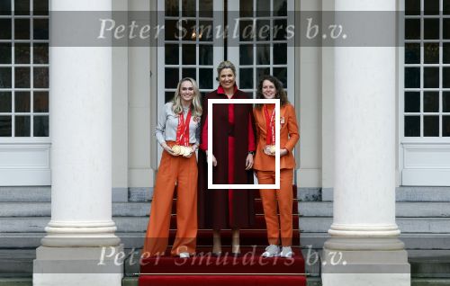Den Haag 22 februari 2022
De nederlandse medaille winnaars zijn te gast bij Koning Willem Alexander en Koningin Maxima op paleis Noordeinde. Aanwezig oa Irene Schouten Suzanne Schulting Ireen Wust Thomas Krol Antoinette de Jong Marijke Groenewoud Selma Poutsma Yara v kerkhof Xandra Velzeboer Kimberley Bos Patrick Roest en Kjeld Nuis