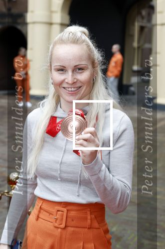 Den Haag 22 februari 2022
De nederlandse medaille winnaars zijn te gast van Premier Mark Rutte voor een lunch in de ridderzaal.
Aanwezig oa Irene Schouten Suzanne Schulting Ireen Wust Thomas Krol Antoinette de Jong Marijke Groenewoud Selma Poutsma Yara v kerkhof Xandra Velzeboer Kimberley Bos Patrick Roest en Kjeld Nuis