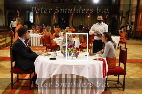 Den Haag 22 februari 2022
De nederlandse medaille winnaars zijn te gast van Premier Mark Rutte voor een lunch in de ridderzaal.
Aanwezig oa Irene Schouten Suzanne Schulting Ireen Wust Thomas Krol Antoinette de Jong Marijke Groenewoud Selma Poutsma Yara v kerkhof Xandra Velzeboer Kimberley Bos Patrick Roest en Kjeld Nuis