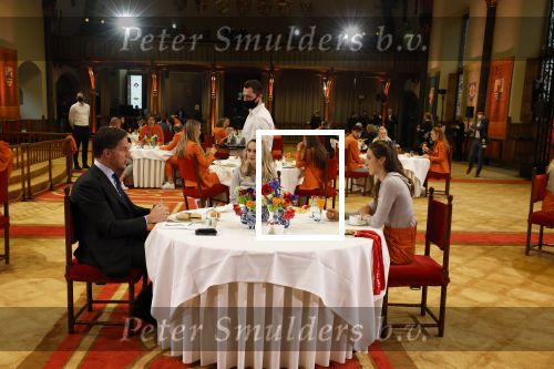 Den Haag 22 februari 2022
De nederlandse medaille winnaars zijn te gast van Premier Mark Rutte voor een lunch in de ridderzaal.
Aanwezig oa Irene Schouten Suzanne Schulting Ireen Wust Thomas Krol Antoinette de Jong Marijke Groenewoud Selma Poutsma Yara v kerkhof Xandra Velzeboer Kimberley Bos Patrick Roest en Kjeld Nuis