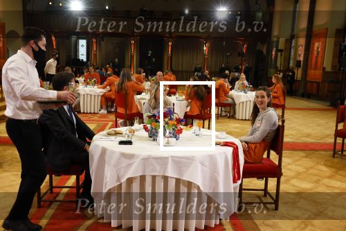Den Haag 22 februari 2022
De nederlandse medaille winnaars zijn te gast van Premier Mark Rutte voor een lunch in de ridderzaal.
Aanwezig oa Irene Schouten Suzanne Schulting Ireen Wust Thomas Krol Antoinette de Jong Marijke Groenewoud Selma Poutsma Yara v kerkhof Xandra Velzeboer Kimberley Bos Patrick Roest en Kjeld Nuis