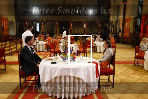 Den Haag 22 februari 2022
De nederlandse medaille winnaars zijn te gast van Premier Mark Rutte voor een lunch in de ridderzaal.
Aanwezig oa Irene Schouten Suzanne Schulting Ireen Wust Thomas Krol Antoinette de Jong Marijke Groenewoud Selma Poutsma Yara v kerkhof Xandra Velzeboer Kimberley Bos Patrick Roest en Kjeld Nuis