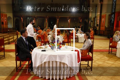 Den Haag 22 februari 2022
De nederlandse medaille winnaars zijn te gast van Premier Mark Rutte voor een lunch in de ridderzaal.
Aanwezig oa Irene Schouten Suzanne Schulting Ireen Wust Thomas Krol Antoinette de Jong Marijke Groenewoud Selma Poutsma Yara v kerkhof Xandra Velzeboer Kimberley Bos Patrick Roest en Kjeld Nuis