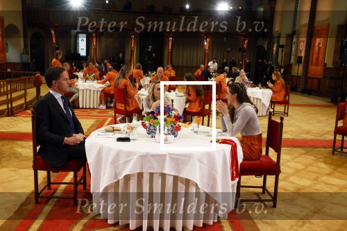 Den Haag 22 februari 2022
De nederlandse medaille winnaars zijn te gast van Premier Mark Rutte voor een lunch in de ridderzaal.
Aanwezig oa Irene Schouten Suzanne Schulting Ireen Wust Thomas Krol Antoinette de Jong Marijke Groenewoud Selma Poutsma Yara v kerkhof Xandra Velzeboer Kimberley Bos Patrick Roest en Kjeld Nuis