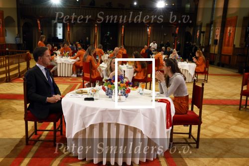 Den Haag 22 februari 2022
De nederlandse medaille winnaars zijn te gast van Premier Mark Rutte voor een lunch in de ridderzaal.
Aanwezig oa Irene Schouten Suzanne Schulting Ireen Wust Thomas Krol Antoinette de Jong Marijke Groenewoud Selma Poutsma Yara v kerkhof Xandra Velzeboer Kimberley Bos Patrick Roest en Kjeld Nuis