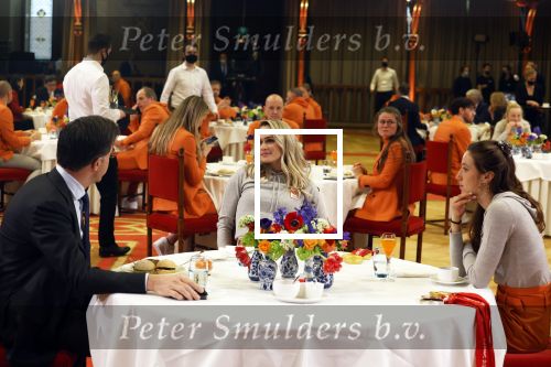 Den Haag 22 februari 2022
De nederlandse medaille winnaars zijn te gast van Premier Mark Rutte voor een lunch in de ridderzaal.
Aanwezig oa Irene Schouten Suzanne Schulting Ireen Wust Thomas Krol Antoinette de Jong Marijke Groenewoud Selma Poutsma Yara v kerkhof Xandra Velzeboer Kimberley Bos Patrick Roest en Kjeld Nuis