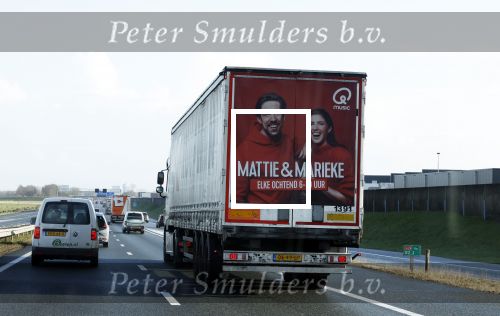 25 februari 2022
Q music reclame achetr op vrachtwagen met Mattie& Marieke