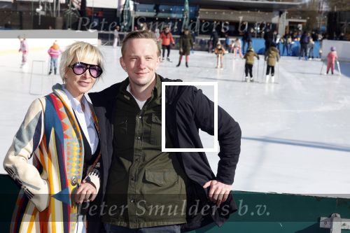 Amsterdam 28 februari 2022
Presentatie Hollandse 100 van Lymphe & Co op de jaap Eden baan.
Aanwezig oa Prins Bernhard jr Prinses Annette Simon Keizer Monique des Bouvrie zoon Jan des Bouvrie Benjamin Aslan Nino Wilkes Marichelle de Jong en David v d Noord. Monique en Jan des Bouvrie