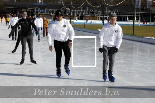 Amsterdam 28 februari 2022
Presentaie Hollandse 100 van Lymphe & Co op de jaap Eden baan.
Aanwezig oa Prins Bernhard jr Prinses Annette Simon Keizer Monique des Bouvrie zoon Jan des Bouvrie Benjamin Aslan Nino Wilkes Marichelle de Jong en David v d Noord.