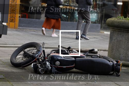 Amsterdam 17 februari 2022
Omgewaaide motor  pc Hooftstraat