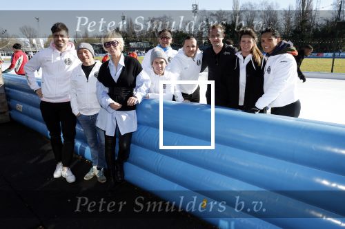 Amsterdam 28 februari 2022
Presentaie Hollandse 100 van Lymphe & Co op de jaap Eden baan.
Aanwezig oa Prins Bernhard jr Prinses Annette Simon Keizer Monique des Bouvrie zoon Jan des Bouvrie Benjamin Aslan Nino Wilkes Marichelle de Jong en David v d Noord.