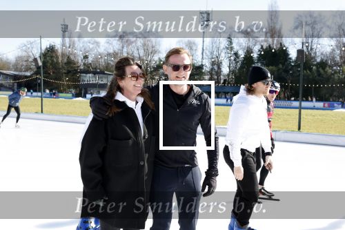 Amsterdam 28 februari 2022
Presentaie Hollandse 100 van Lymphe & Co op de jaap Eden baan.
Aanwezig oa Prins Bernhard jr Prinses Annette Simon Keizer Monique des Bouvrie zoon Jan des Bouvrie Benjamin Aslan Nino Wilkes Marichelle de Jong en David v d Noord.