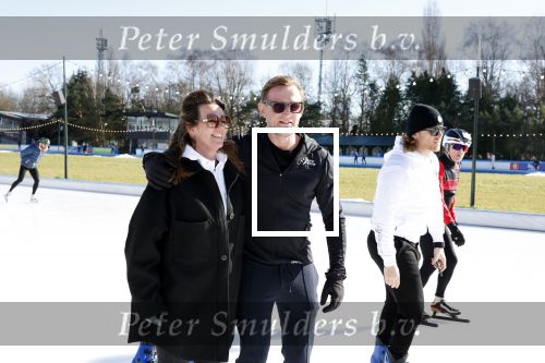 Amsterdam 28 februari 2022
Presentaie Hollandse 100 van Lymphe & Co op de jaap Eden baan.
Aanwezig oa Prins Bernhard jr Prinses Annette Simon Keizer Monique des Bouvrie zoon Jan des Bouvrie Benjamin Aslan Nino Wilkes Marichelle de Jong en David v d Noord.