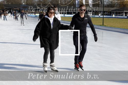 Amsterdam 28 februari 2022
Presentaie Hollandse 100 van Lymphe & Co op de jaap Eden baan.
Aanwezig oa Prins Bernhard jr Prinses Annette Simon Keizer Monique des Bouvrie zoon Jan des Bouvrie Benjamin Aslan Nino Wilkes Marichelle de Jong en David v d Noord.