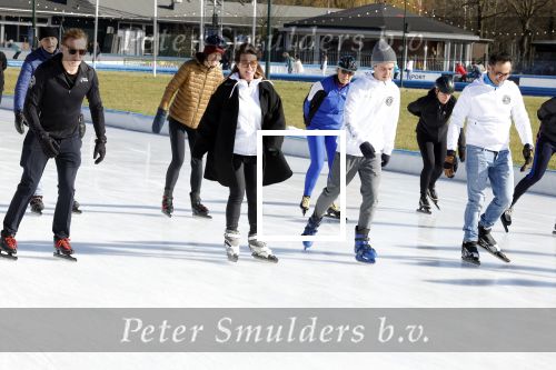 Amsterdam 28 februari 2022
Presentaie Hollandse 100 van Lymphe & Co op de jaap Eden baan.
Aanwezig oa Prins Bernhard jr Prinses Annette Simon Keizer Monique des Bouvrie zoon Jan des Bouvrie Benjamin Aslan Nino Wilkes Marichelle de Jong en David v d Noord.