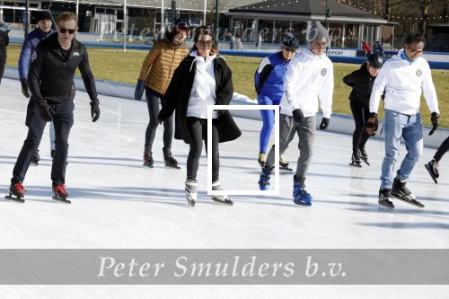 Amsterdam 28 februari 2022
Presentaie Hollandse 100 van Lymphe & Co op de jaap Eden baan.
Aanwezig oa Prins Bernhard jr Prinses Annette Simon Keizer Monique des Bouvrie zoon Jan des Bouvrie Benjamin Aslan Nino Wilkes Marichelle de Jong en David v d Noord.
