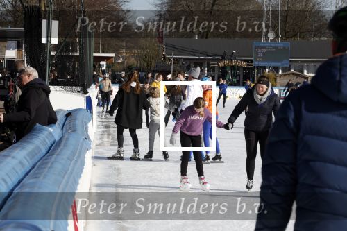 Amsterdam 28 februari 2022
Presentaie Hollandse 100 van Lymphe & Co op de jaap Eden baan.
Aanwezig oa Prins Bernhard jr Prinses Annette Simon Keizer Monique des Bouvrie zoon Jan des Bouvrie Benjamin Aslan Nino Wilkes Marichelle de Jong en David v d Noord.