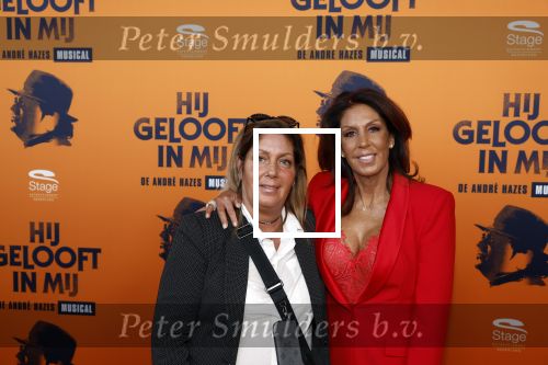 Apeldoorn 27 februari 2022
Premiere Hij gelooft in mij .
Rachel Hazes met haar zus Els Hofland
