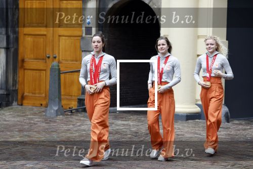 Den Haag 22 februari 2022
De nederlandse medaille winnaars zijn te gast van Premier Mark Rutte voor een lunch in de ridderzaal.
Aanwezig oa Irene Schouten Suzanne Schulting Ireen Wust Thomas Krol Antoinette de Jong Marijke Groenewoud Selma Poutsma Yara v kerkhof Xandra Velzeboer Kimberley Bos Patrick Roest en Kjeld Nuis