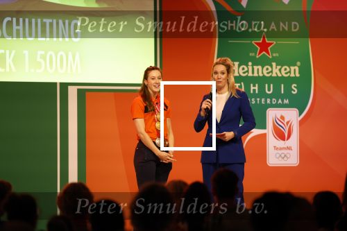 Schiphol 21 februari 2022
De olympische sporters en medaille winnaars komen terug uit Peking en worden gehuldigd in het Hilton Hotel. Helene Hendriks en Suzanne Schulting