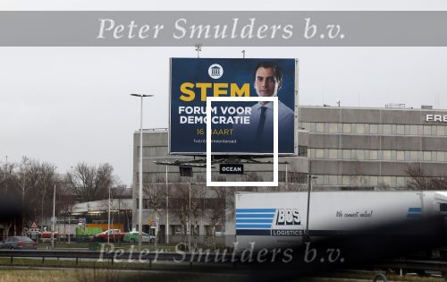 Schiphol 22 en 24 februari 2022
Abri bij Schiphol van Forum voor democratie / Thierry Baudet