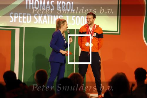 Schiphol 21 februari 2022
De olympische sporters en medaille winnaars komen terug uit Peking en worden gehuldigd in het Hilton Hotel. Thomas Krol met zijn vader