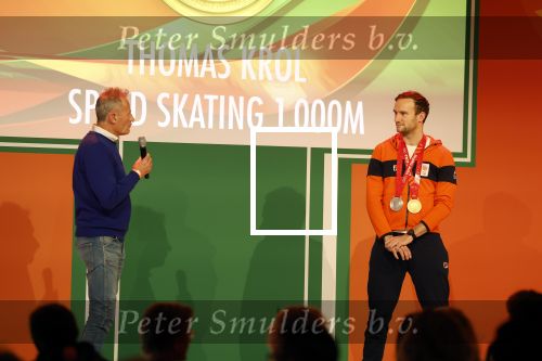 Schiphol 21 februari 2022
De olympische sporters en medaille winnaars komen terug uit Peking en worden gehuldigd in het Hilton Hotel. Thomas Krol met zijn vader