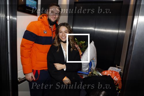 Schiphol 21 februari 2022
De olympische sporters en medaille winnaars komen terug uit Peking en worden gehuldigd in het Hilton Hotel. Thomas Krol met vriendin