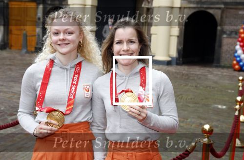 Den Haag 22 februari 2022
De nederlandse medaille winnaars zijn te gast van Premier Mark Rutte voor een lunch in de ridderzaal.
Aanwezig oa Irene Schouten Suzanne Schulting Ireen Wust Thomas Krol Antoinette de Jong Marijke Groenewoud Selma Poutsma Yara v kerkhof Xandra Velzeboer Kimberley Bos Patrick Roest en Kjeld Nuis