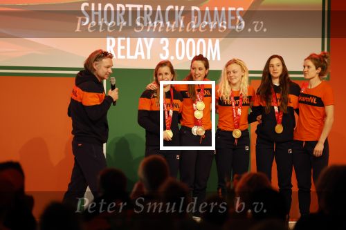 Schiphol 21 februari 2022
De olympische sporters en medaille winnaars komen terug uit Peking en worden gehuldigd in het Hilton Hotel. Yara van Kerkhof, Selma Poutsma, Suzanne Schulting en Xandra Velzeboer