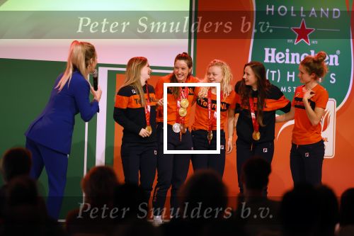 Schiphol 21 februari 2022
De olympische sporters en medaille winnaars komen terug uit Peking en worden gehuldigd in het Hilton Hotel. Yara van Kerkhof, Selma Poutsma, Suzanne Schulting en Xandra Velzeboer