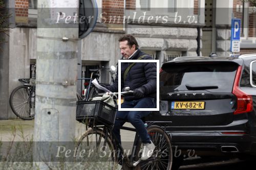 Amsterdam 8 maart 2023
Jacob Derwig leert zijn teksten terwijl hij door Amsterdam zuid fietst