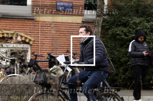 Amsterdam 8 maart 2023
Jacob Derwig leert zijn teksten terwijl hij door Amsterdam zuid fietst