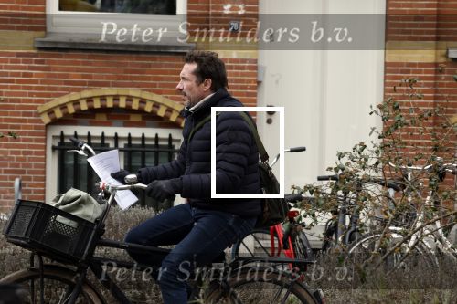 Amsterdam 8 maart 2023
Jacob Derwig leert zijn teksten terwijl hij door Amsterdam zuid fietst