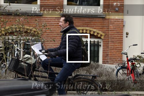 Amsterdam 8 maart 2023
Jacob Derwig leert zijn teksten terwijl hij door Amsterdam zuid fietst