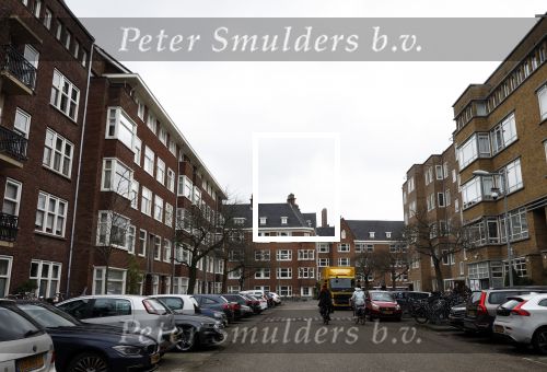 Amsterdam 8 maart 2023
Thierry Baudet zijn nieuwe huis wordt inmiddels met meerdere camera\'s in de straat beveiligd.
